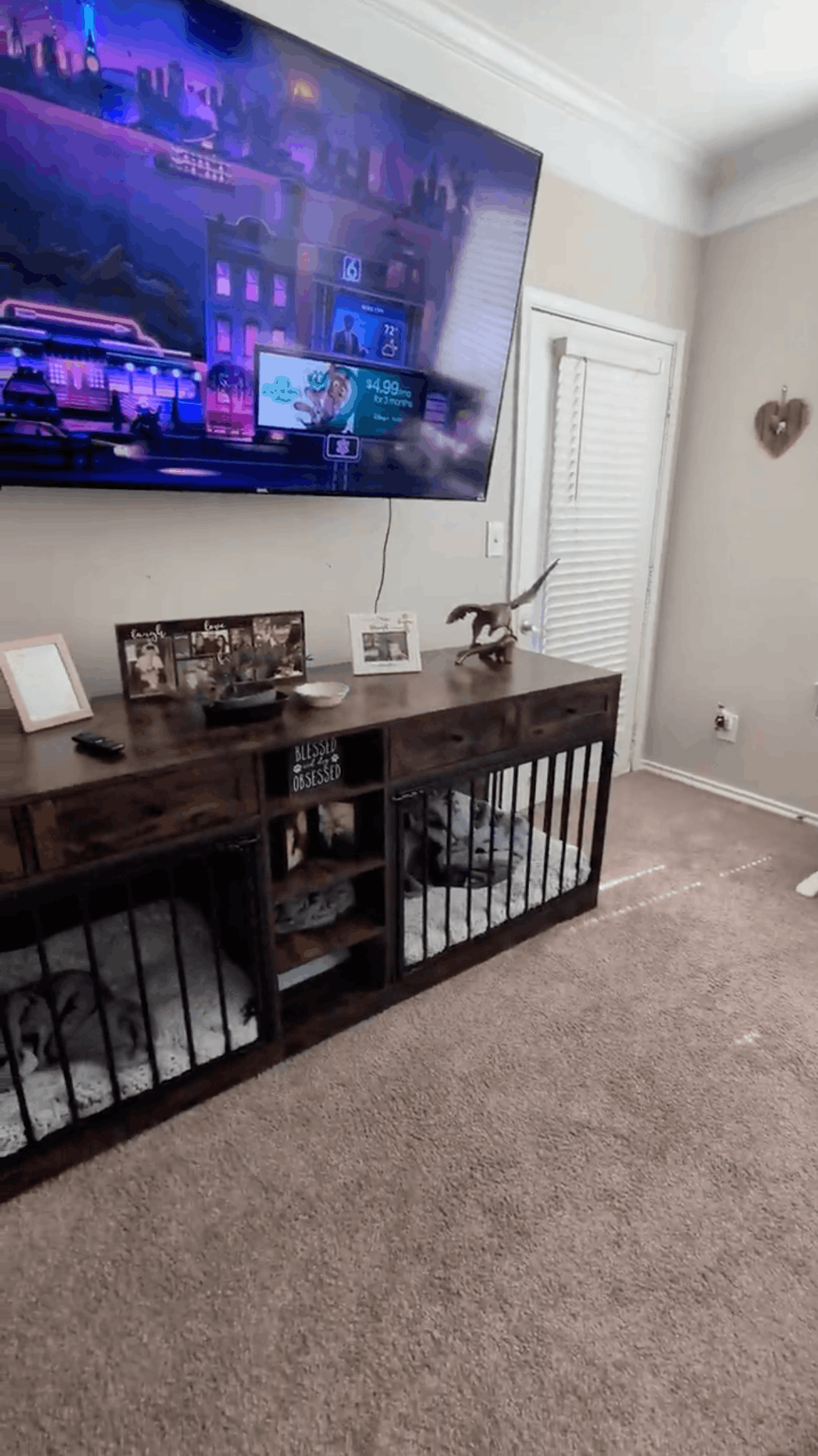 Messy to Managed maximized this small living space by doubling a wooden dog crate as a credenza.