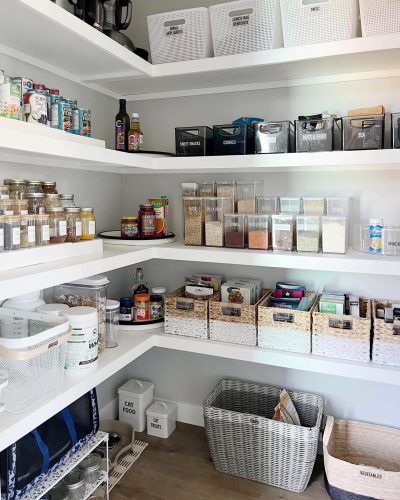 Example of a well‑organized pantry with baskets and labels, illustrating professional home organizing for Dallas homes.